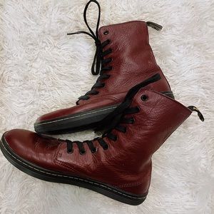 Dr Marten maroon Stratford boot